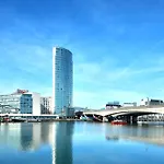 22Nd Floor Luxury City Centre Apartment