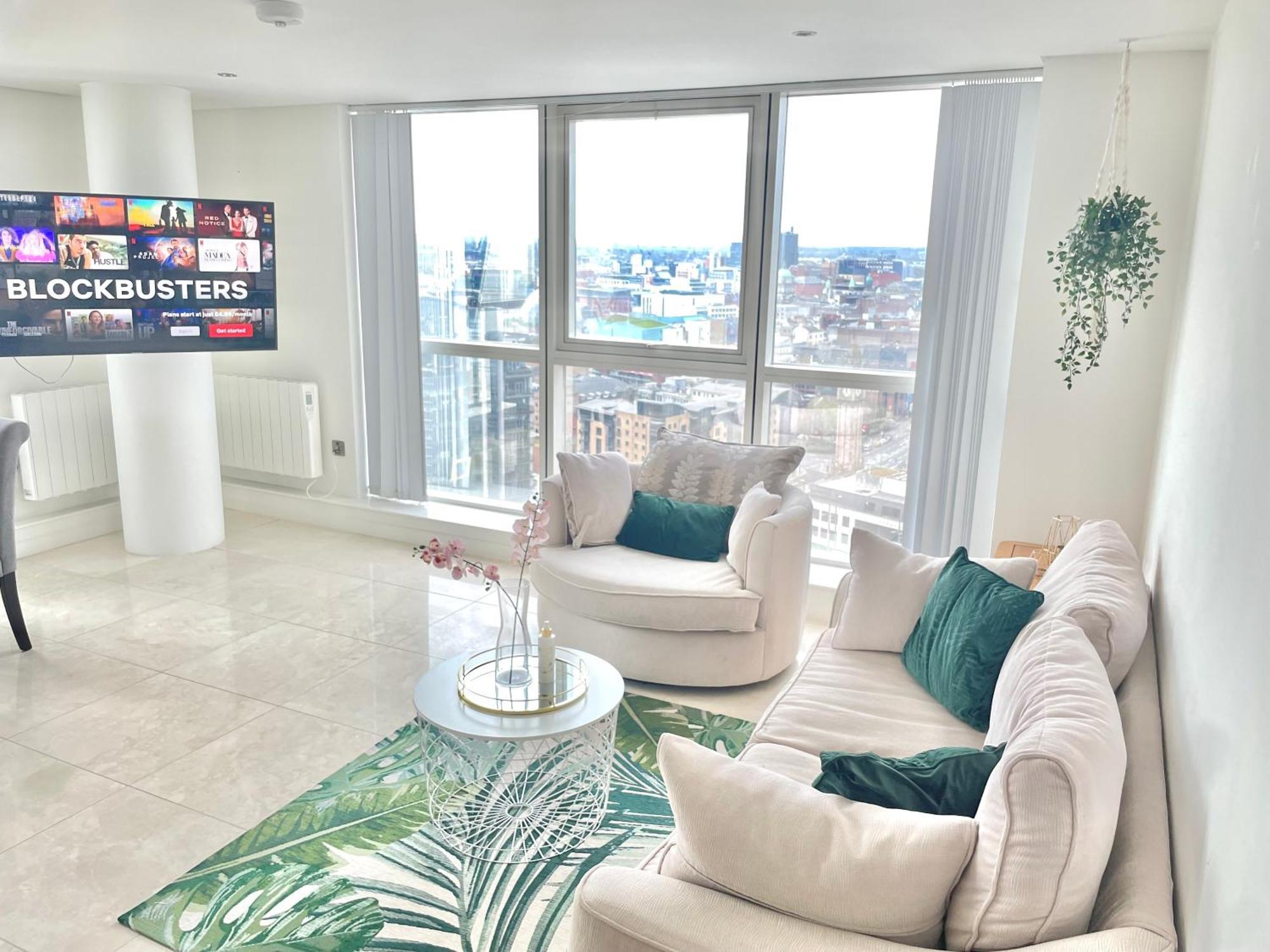 22nd Floor Luxury Centre *